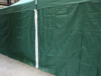 2 gekoppelde easy-up partytenten met verbindingsstrook