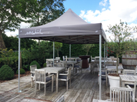 Taupe vouwtent 3x6 met personalisatie (Bistro 't Verschil).