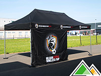 Bedrukte reclame tent voor de Belgian Homeless Cup