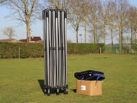 Uw opvouwbare tent wordt compleet geleverd met frame, dakzeil en 6 zijwanden