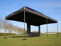 Zijwanden in stukken van 3m, u kunt dus zelf kiezen waar u een raam/deur/blind wilt.